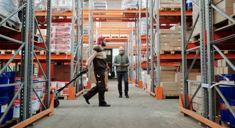 Nowoczesne centrum logistyczne wspierające procesy produkcji